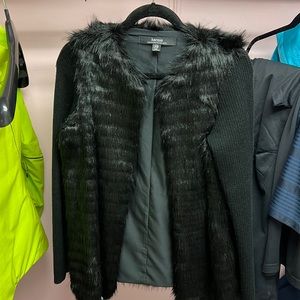 Kensie sweater with fur